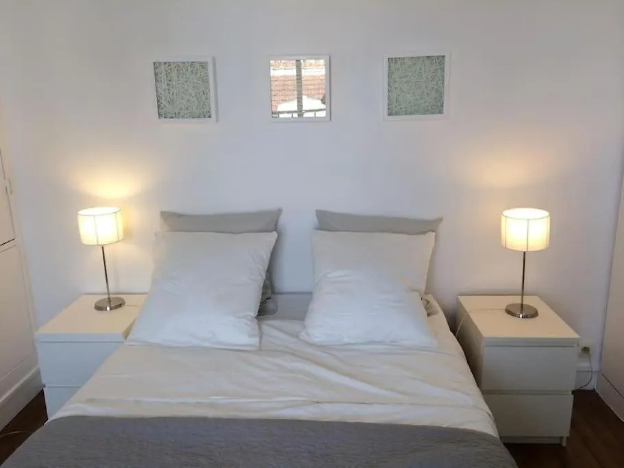 Lovely Studio Withn View In Saint Germain contacts